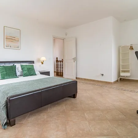 Alegre - Charming With Private Pool